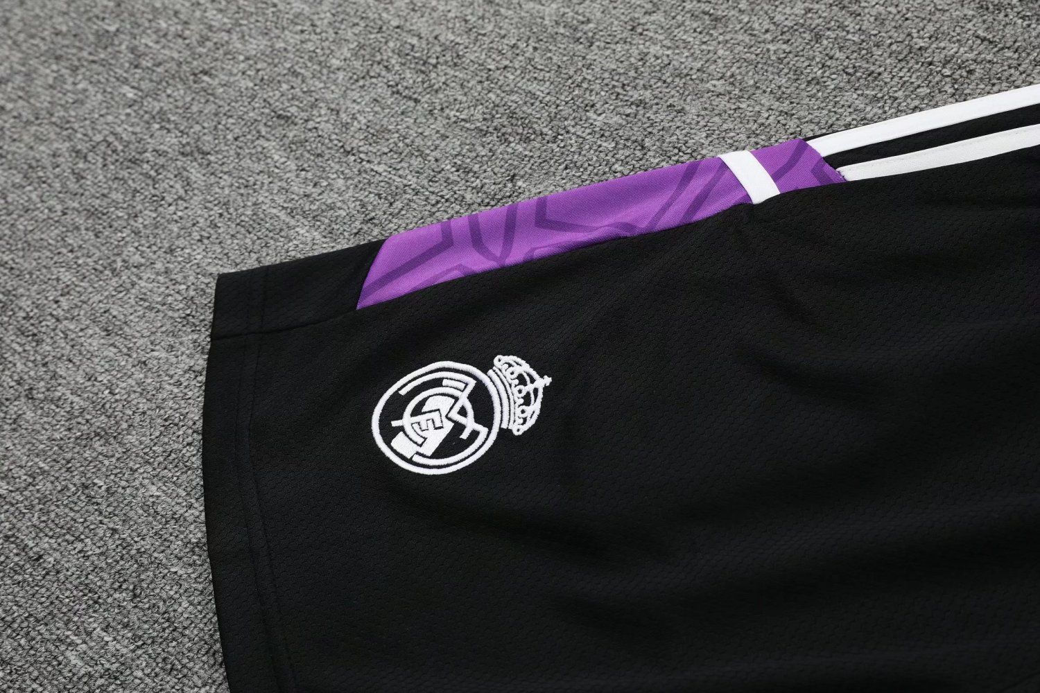 22-23 Real Madrid White Soccer Football Training Kit (Singlet + Shorts) Man
