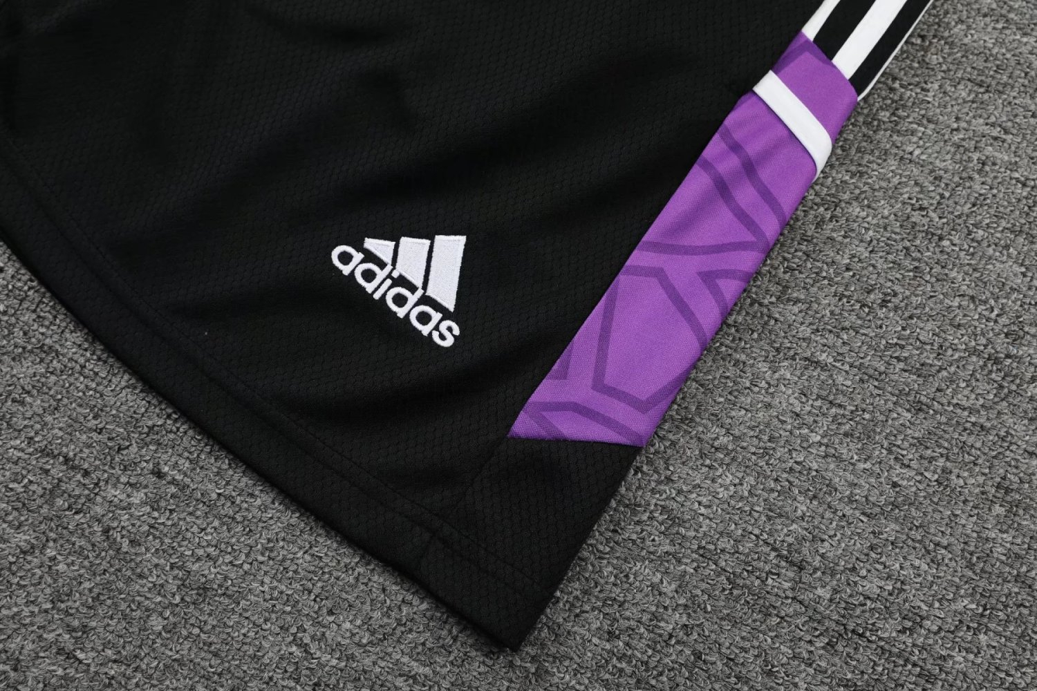 22-23 Real Madrid Black Soccer Football Training Kit (Singlet + Shorts) Man